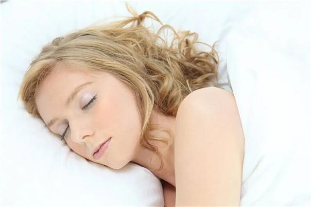 想要有一个较好的睡眠质量，枕头里面装什么能助眠？  枕头 睡眠 里面 想要 质量 第3张